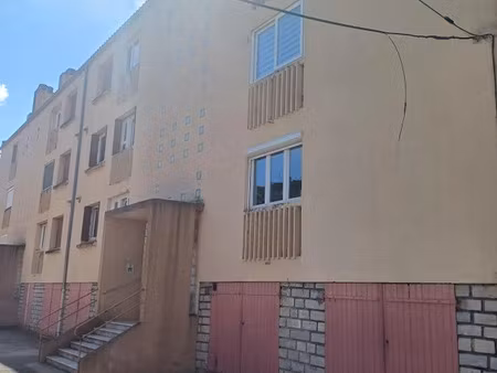 location appartement 3 pièces 69 m² à pierrefeu-du-var (83390)  880 €
