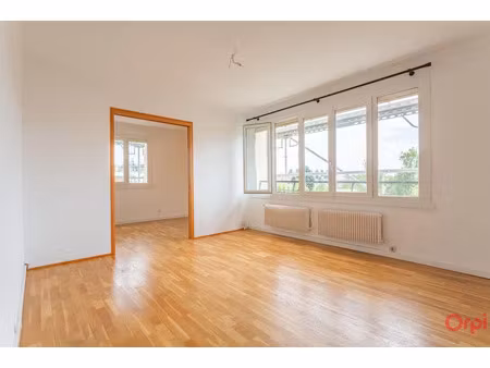 location appartement 4 pièces 73.26 m² à sainte-genevieve-des-bois (91700)  1 100 €