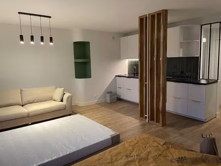 location meublée appartement 3 pièces 67 m² à nantes (44000)  1 270 €