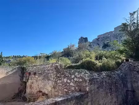 location meublée appartement 3 pièces 69 m² à les baux-de-provence (13520)  1 350 €