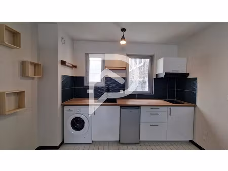 location meublée appartement 1 pièce 28 m² à paris 8ème (75008)  1 245 €