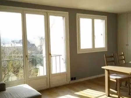location meublée appartement 4 pièces 62 m² à garches (92380)  1 480 €