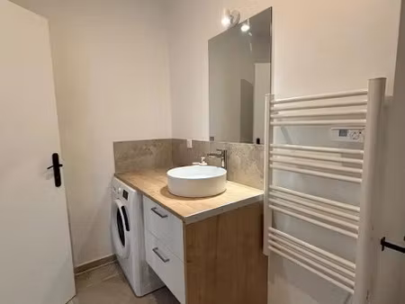 location meublée appartement 5 pièces 92 m² à marseille 1er (13001)  2 000 €