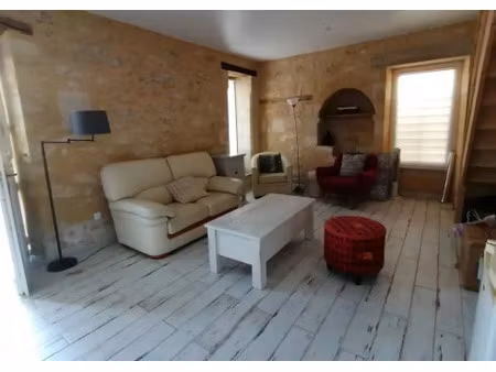 location maison 2 pièces à lussac (33570)  680 €