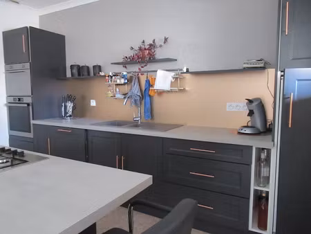 location meublée maison 3 pièces 70 m² à cazouls-lès-béziers (34370)  700 €