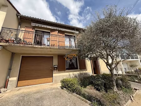 location maison 5 pièces 150 m² à saint-affrique (12400)  830 €