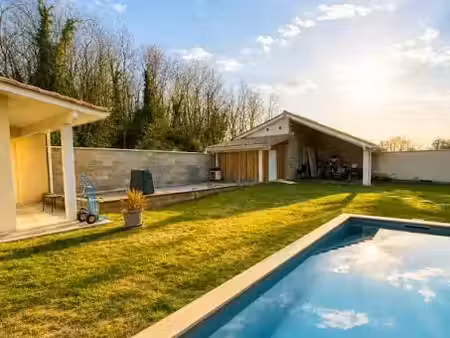 location maison 5 pièces 166 m² à saint-laurent-médoc (33112)  1 360 €