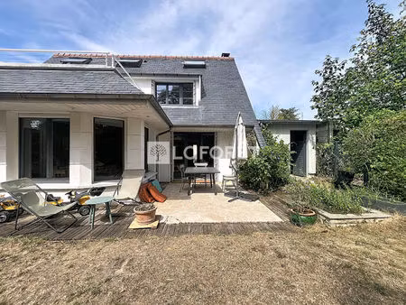 limitrophe le vésinet - maison meublée chatou 6 pièce(s) 126.41 m2