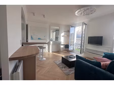 location meublée appartement 2 pièces 33 m² à paris 15ème (75015)  1 651 €