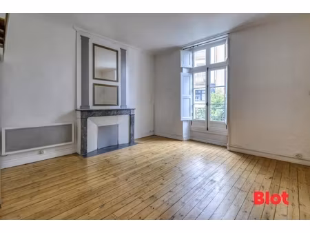 appartement t1 bis 48 m² – quartier mercœur nantes – charme de l'ancien