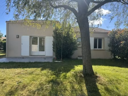 aubigny-les clouzeaux  maison trois chambres dans une impasse  env. 506 m² de jardin