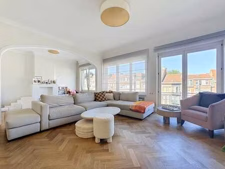 très beau duplex 3 chambres avec terrasse - peb c