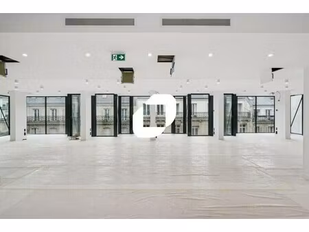 location bureaux 318 m² à 647 m²