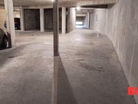 vente garage et parking à saint-malo (35400) : à vendre / 18m² saint-malo