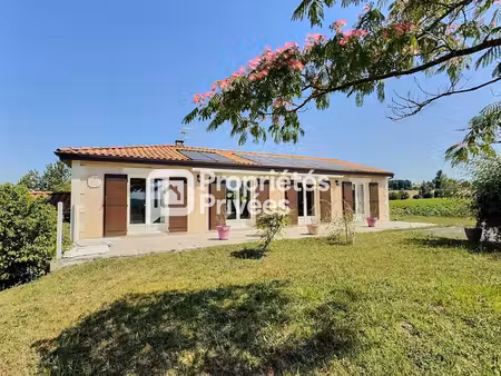 maison t4/5 avec 3 ch.  spacieux garage et abri pour camping-car au calme sur comberanche-