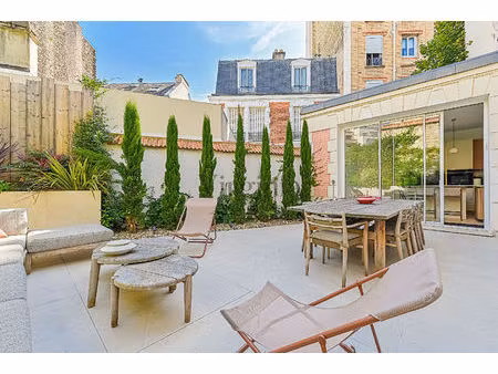 rare sur le secteur magnifique maison familiale à deux pas de l'église de saint-mandé
