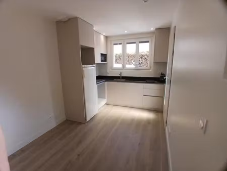 location appartement 2 pièces 29.07 m² à mézières-sur-seine (78970)  730 €