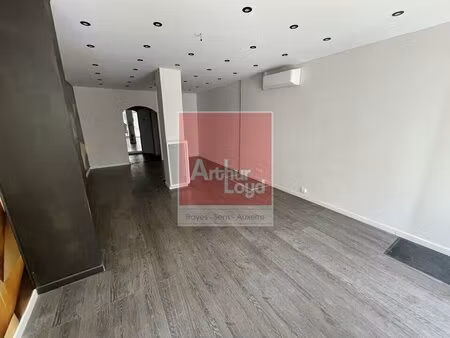 vente commerce auxerre 89000 86m²