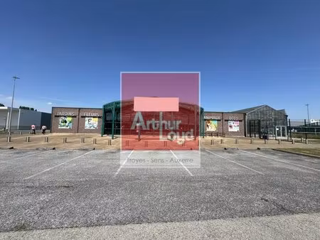vente commerce 5 786 m²