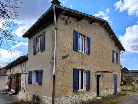 maison de caractère avec garage au cœur d'un hameau