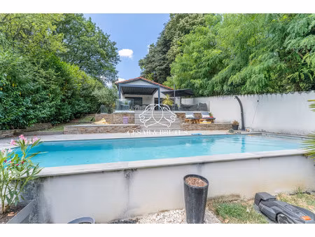 maison d'exception de 300 m² avec vue sur le lac de miribel