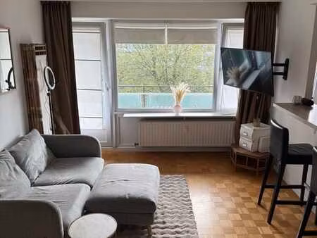 lumineux appt 1 ch avec terrasse et parking privatif à evere