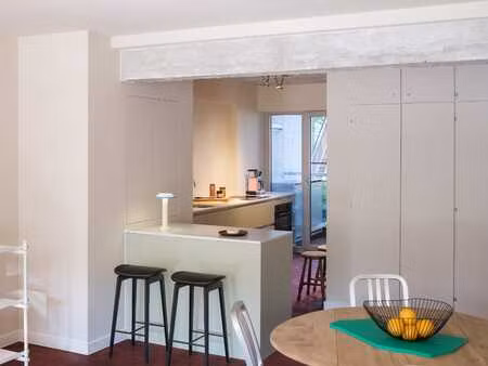 stijlvol gerenoveerd appartement met twee slaapkamers en ...