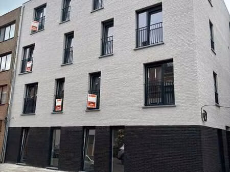 leuk gelijkvloers appartement met 1 slaapkamer en tuintje !