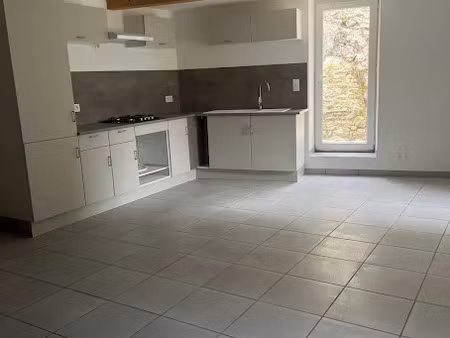 location appartement 3 pièces 65 m² à dieulefit (26220)  750 €
