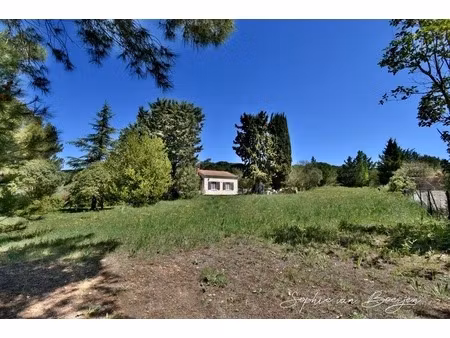 terrain de 1 423 m² viabilisé à eguilles (13)