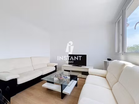 appartement traversant avec parking et cave