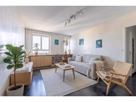 lumineux appartement t2 de 49 m2 à paris 75019