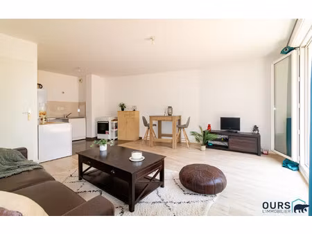 un très agréable 2 pièces de 47 m² avec jardin et parking