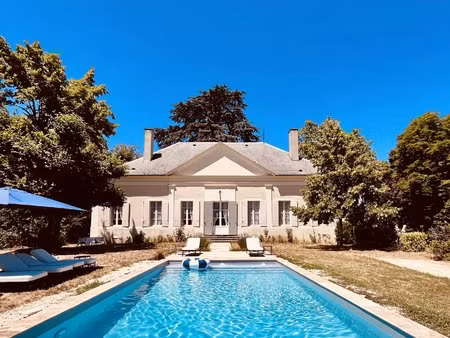 maison de maître historique avec maison d'amis  granges et piscine