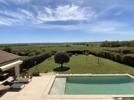 à 10 min d’uzès mas contemporain d’exception avec piscine et prestations haut de gamme