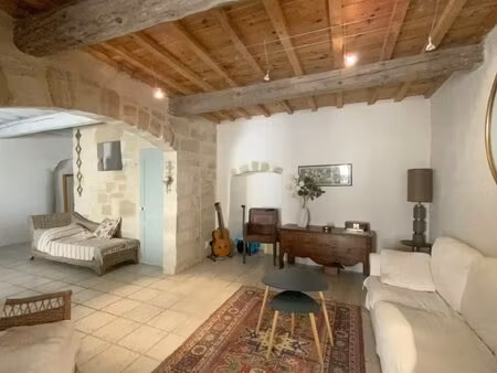 charmante maison de village avec terrasse et garage à 3 km d' uzès.
