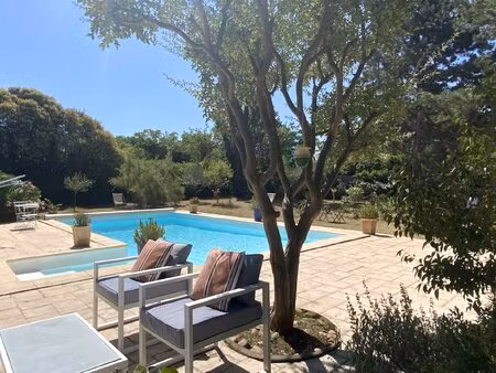 maison de plain pied dans un bel environnement de nature à 3 km du centre d'uzès avec...
