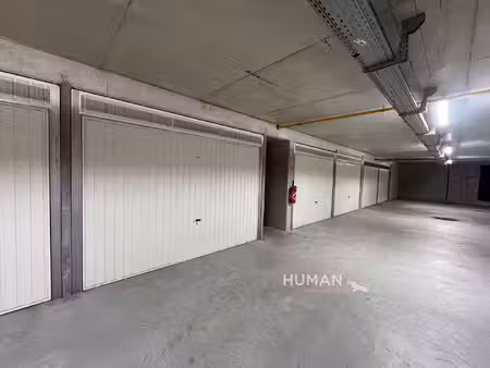 garage / box fermé de 14 m² ? résidence récente sécurisée ? secteur les maurettes