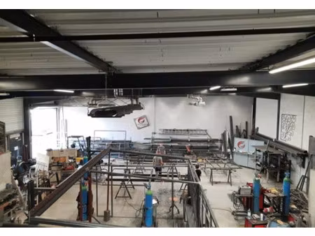 location commerce vieux-charmont 375 m²