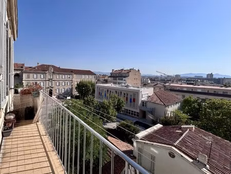 superbe t5 de 120 m2 avec vue panoramique et balcon lycée périer 13006