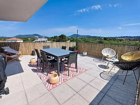 la garde t4 récent de standing avec terrasse de 40 m² exposée sud-ouest  vue dégagée et...
