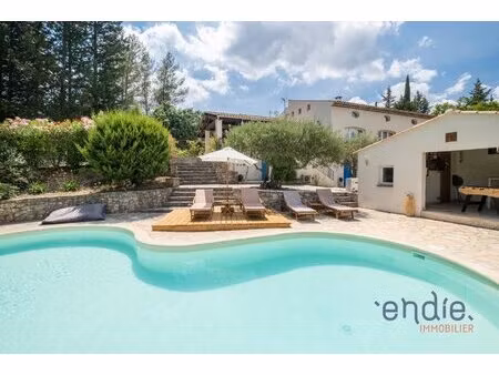 lorgues propriete avec gites piscine spa et vue panoramique sur le village