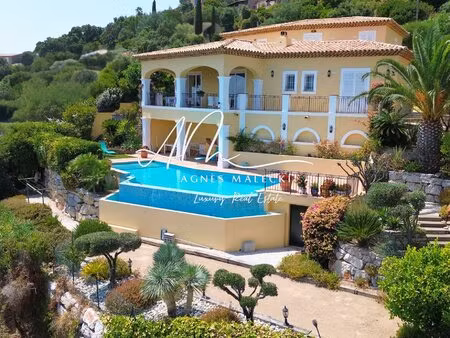 eblouissante vue sur la mer pour cette propriete !
