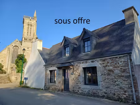 saint jean du doigt cœur historique  maison 1880 avec cour  entièrement rénovée.