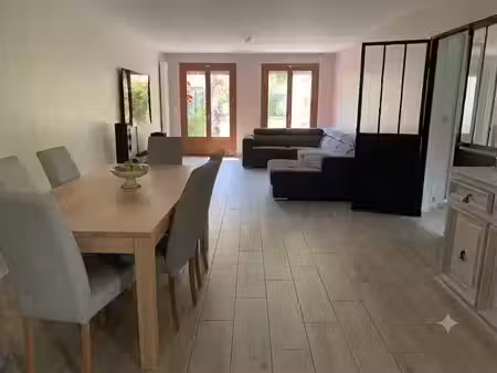 au coeur d’un joli village au calme !!! coup de coeur !!!