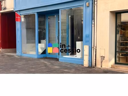 location local commercial