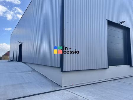 location local commercial