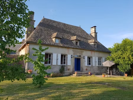 vente maison 8 pièces 210 m² à rilhac-xaintrie (19220)  389 000 €