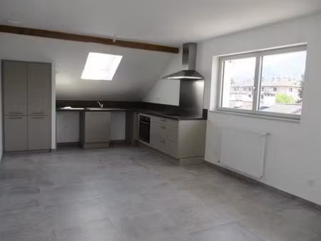 location appartement 3 pièces 53m² annecy 74000