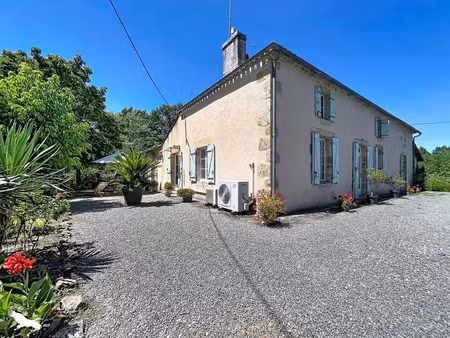 vente maison 8 pièces 249 m² à uzeste (33730)  399 000 €